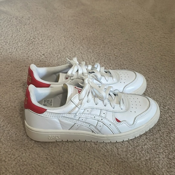NWOT Women’s Asics S Japan in White/Red - Picture 6 of 10